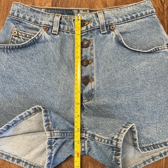 Vintage, VTG, 950 Levi’s Jean Shorts. 7 JR. Paper Tag. Made In USA. 100% cotton. - Picture 13 of 14